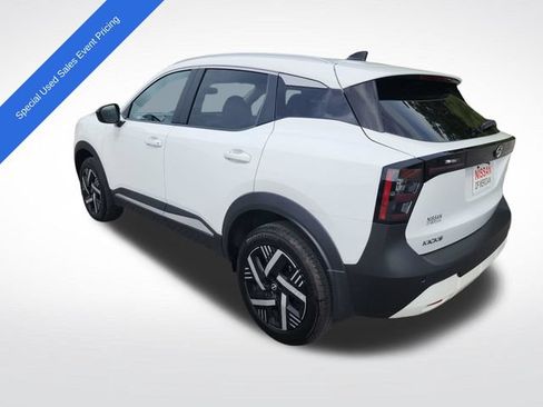 Used 2026 Nissan Kicks SV w/ SV Premium Package FWD image 3