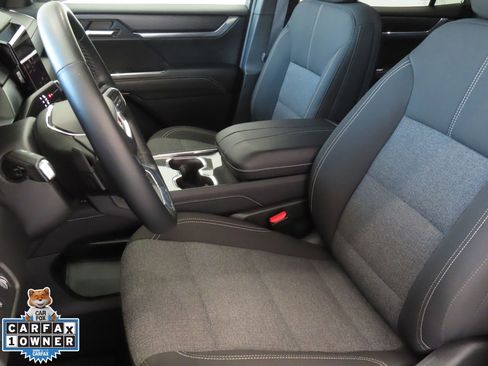 Used 2025 GMC Acadia Elevation image 12