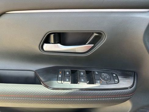 New 2025 Nissan Kicks SR image 12