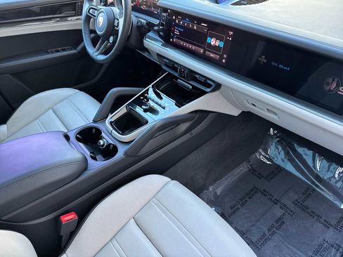 Certified 2025 Porsche Cayenne S image 17