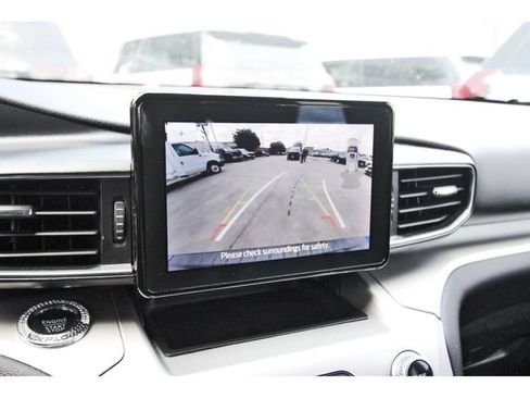Used 2022 Ford Explorer XLT w/ Equipment Group 202A RWD image 24