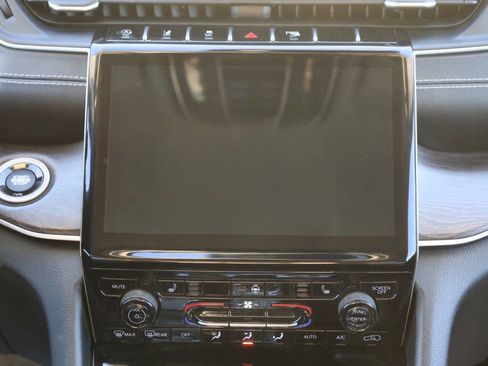 Used 2021 Jeep Grand Cherokee L Limited image 21