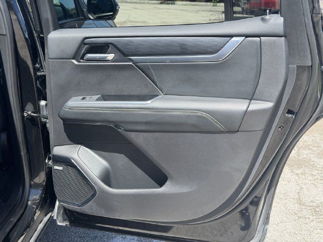 Used 2026 GMC Acadia Elevation w/ Elevation Premium Package FWD image 37