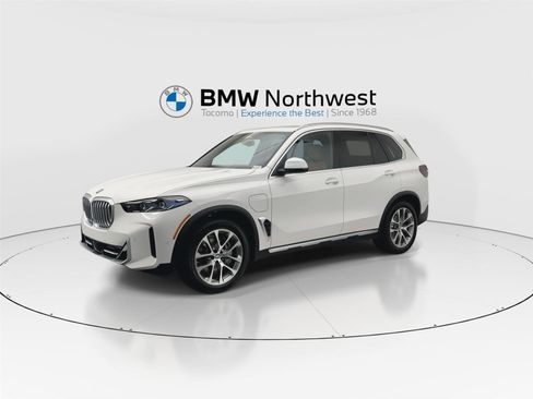 New 2026 BMW X5 xDrive50e w/ Executive Package image 9