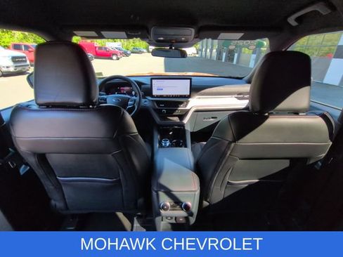 Used 2025 Ford Explorer ST-Line w/ ST-Line Street Pack AWD/4WD image 21
