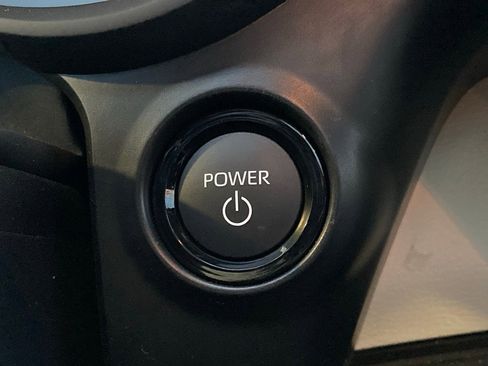 Used 2025 Toyota Sienna Limited image 20