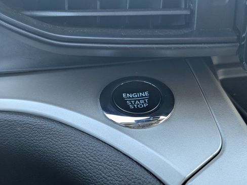 Used 2023 Ford Explorer XLT image 19