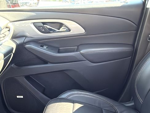 Used 2020 Chevrolet Traverse RS AWD/4WD image 18