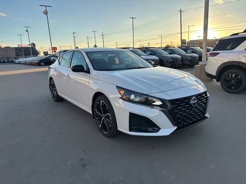 New 2025 Nissan Altima 2.5 SR w/ SR Premium Package image 3