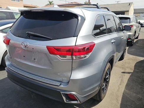 Used 2019 Toyota Highlander Limited image 6