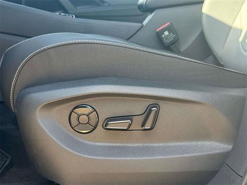 New 2026 Volkswagen Tiguan SE R-Line image 12