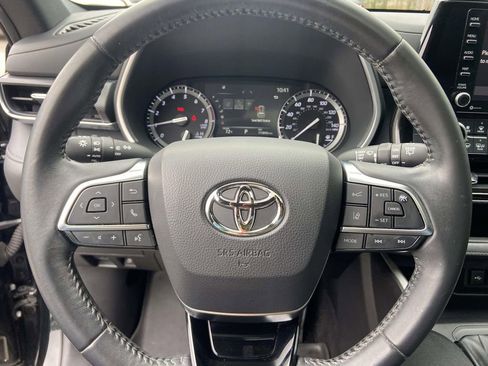 Used 2021 Toyota Highlander XSE image 36