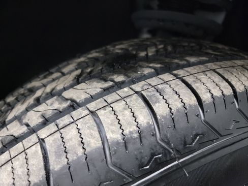 Used 2018 GMC Acadia SLT image 30