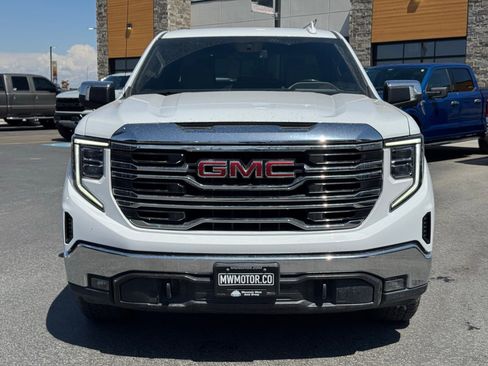 Used 2022 GMC Sierra 1500 SLT AWD/4WD image 2