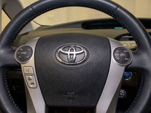 Used 2013 Toyota Prius Four image 17