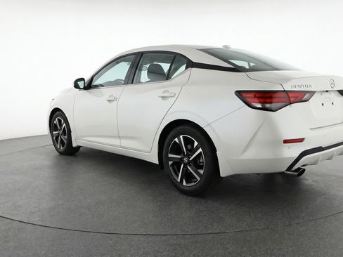 Used 2025 Nissan Sentra SV image 6