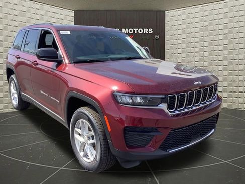 New 2026 Jeep Grand Cherokee Laredo image 2