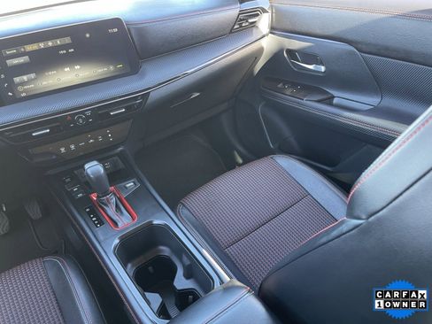 Certified 2025 Nissan Kicks SR image 17