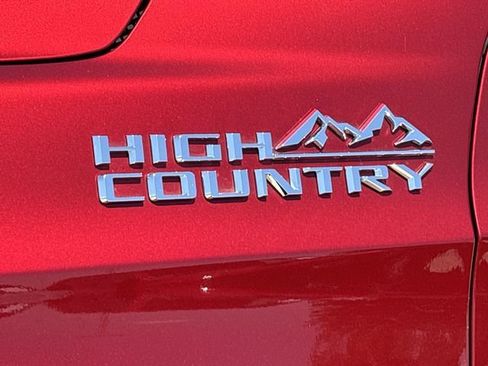 Certified 2025 Chevrolet Tahoe High Country AWD/4WD image 11