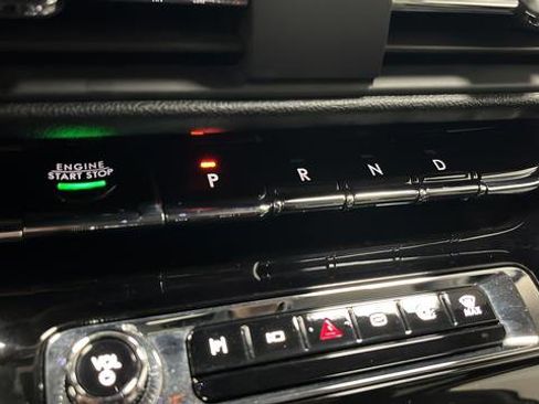 Used 2025 Lincoln Corsair Grand Touring AWD/4WD image 19