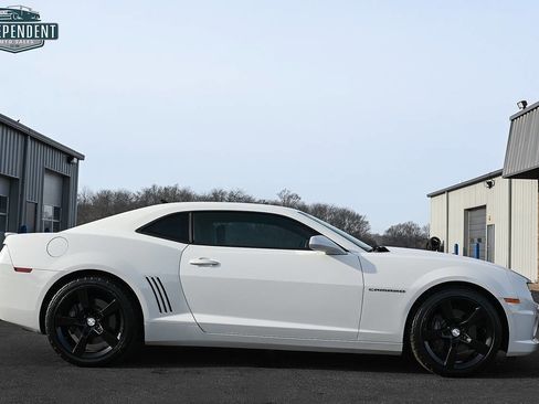 Used 2011 Chevrolet Camaro SS w/ RS Package image 2