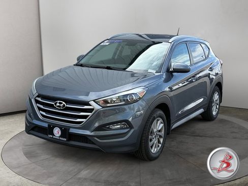 Used 2017 Hyundai Tucson SE AWD/4WD image 3