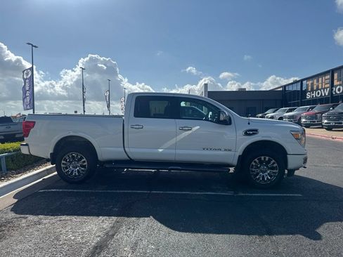 Used 2017 Nissan Titan Platinum Reserve AWD/4WD image 4