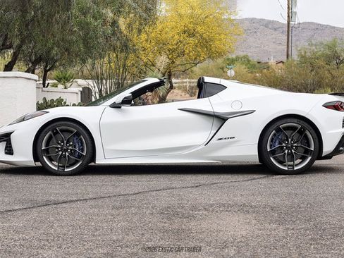 Used 2026 Chevrolet Corvette Z06 w/ Stealth Interior Trim Package RWD image 3