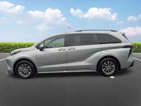 Certified 2024 Toyota Sienna XLE w/ XLE Plus Package FWD image 8