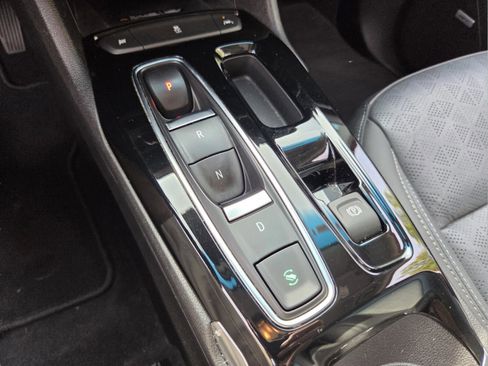 Certified 2023 Chevrolet Bolt LT w/ Infotainment Package FWD image 19