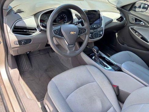 Used 2022 Chevrolet Malibu LT FWD image 15