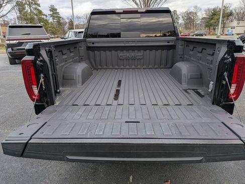 Used 2023 GMC Sierra 1500 SLT w/ SLT Convenience Package AWD/4WD image 16