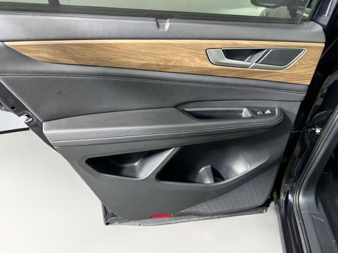 Used 2025 Volkswagen Atlas SE FWD image 26