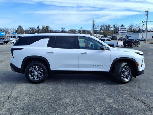 New 2026 Chevrolet Traverse LT w/ Driver Confidence Package image 3