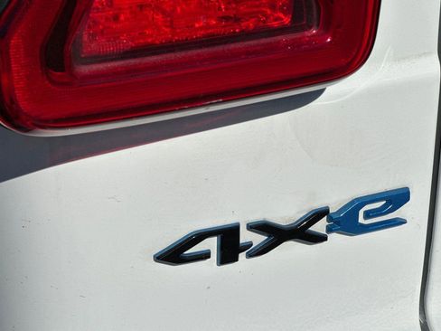 Used 2022 Jeep Wrangler Unlimited Sahara image 32