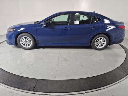 New 2026 Toyota Camry Hybrid image 2