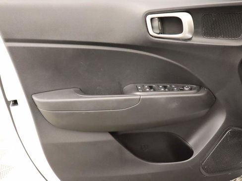 Used 2026 Hyundai Venue SEL FWD image 17