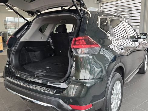 Used 2019 Nissan Rogue SV AWD/4WD image 12