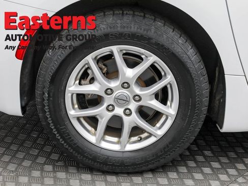 Used 2023 Chrysler Voyager LX image 30