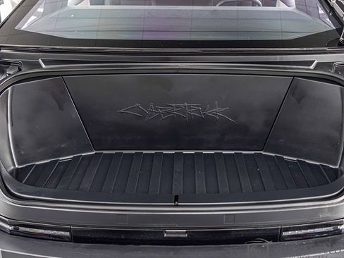 Used 2024 Tesla Cybertruck Cyberbeast AWD/4WD image 7