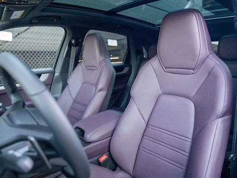 New 2026 Porsche Cayenne AWD/4WD image 10
