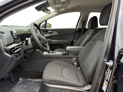 New 2026 Kia Sportage LX w/ LX Convenience Package image 9