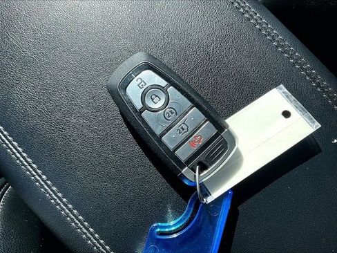 Used 2023 Ford Edge SEL w/ Convenience Package image 11