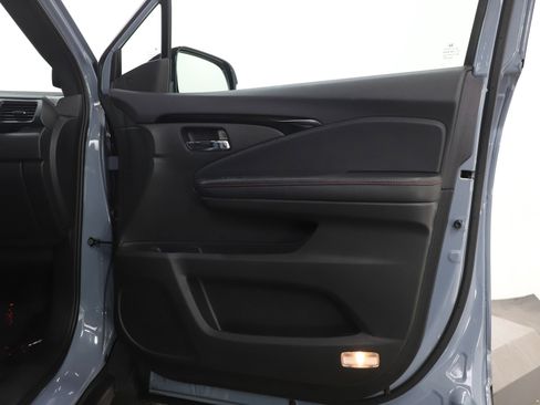 Used 2023 Honda Ridgeline Black Edition image 9