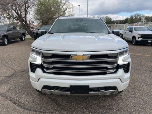 Used 2024 Chevrolet Silverado 1500 High Country w/ Technology Package AWD/4WD image 2