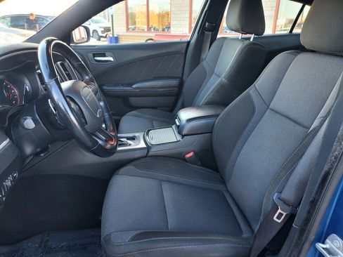 Used 2022 Dodge Charger SXT w/ Blacktop Package image 11