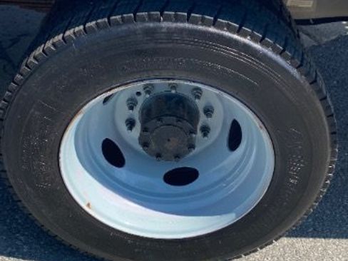 Used 2015 Ford F550 2WD Crew Cab Super Duty image 28