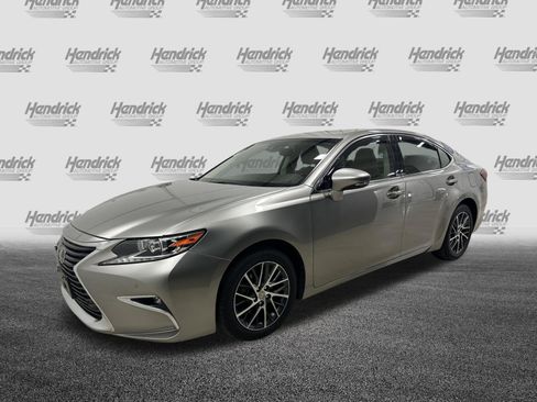 Used 2017 Lexus ES 350 w/ Navigation System Package image 5