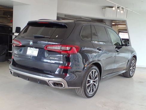 Used 2019 BMW X5 xDrive50i w/ M Sport Package AWD/4WD image 4