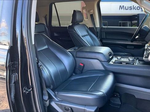 Used 2023 Ford Expedition Max XLT image 26